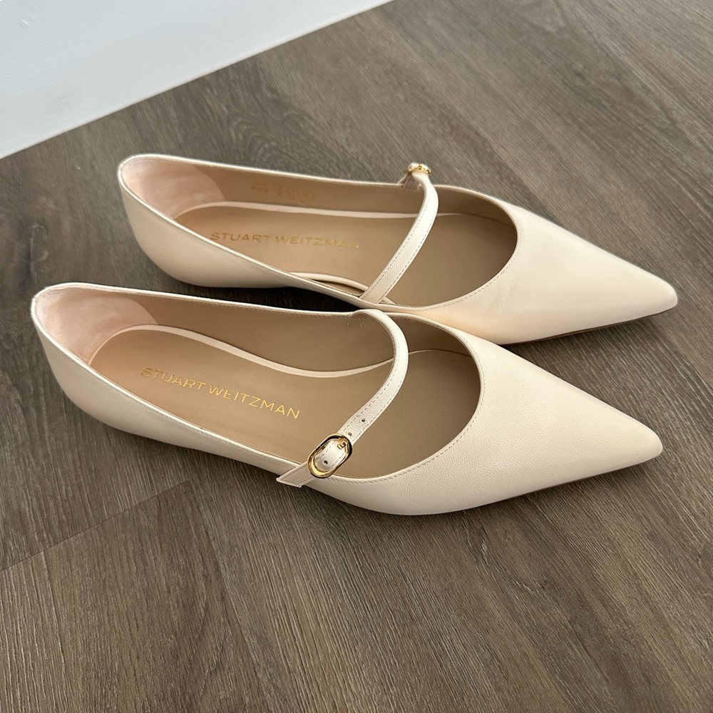 Stuart Weitzman Emilia Mary Jane flat in Seashell with box